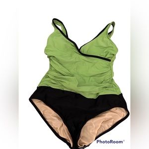 Carol Wior V-Neck One Piece Swimsuit in Green and Black| Size: 12